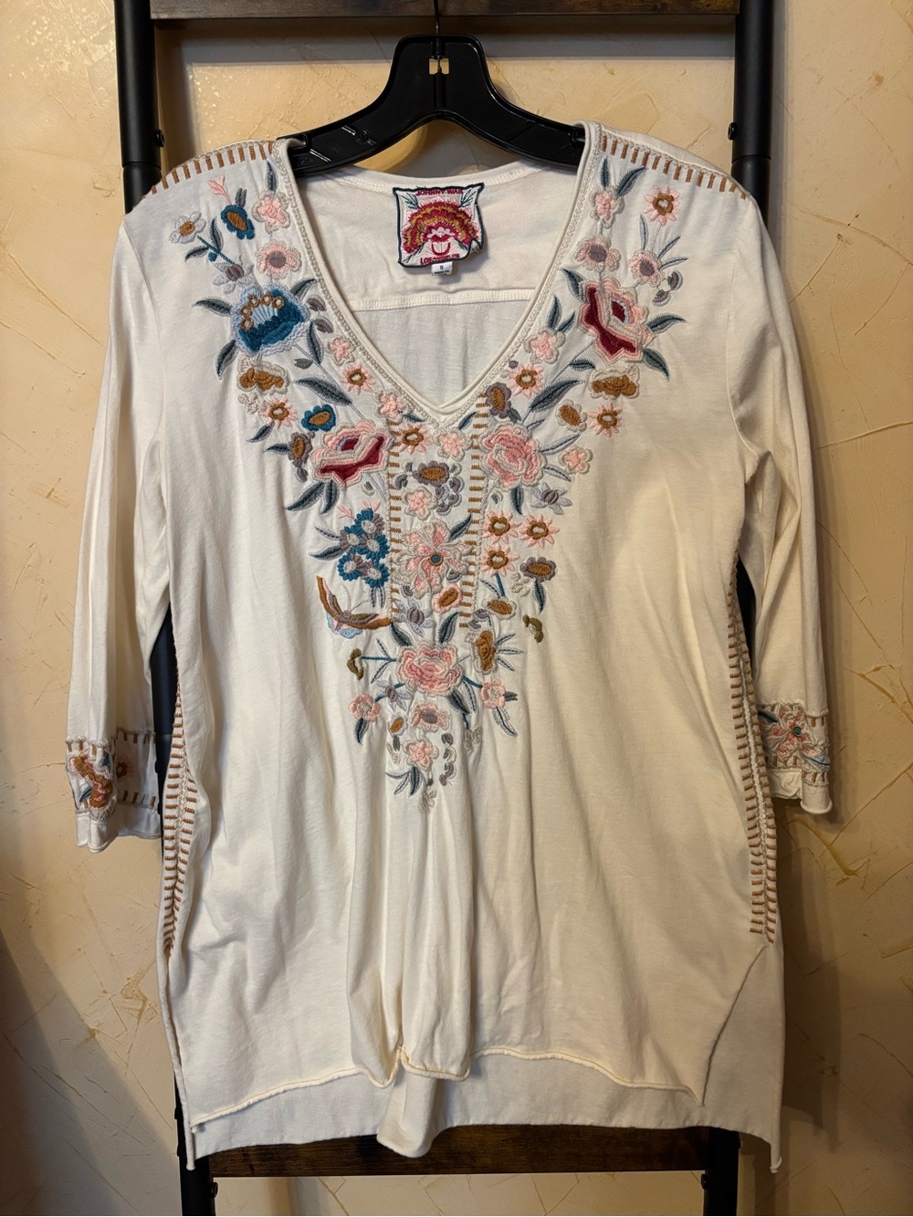 Johnny Was Size S Embroidered V-Neck Cream Women's Top.